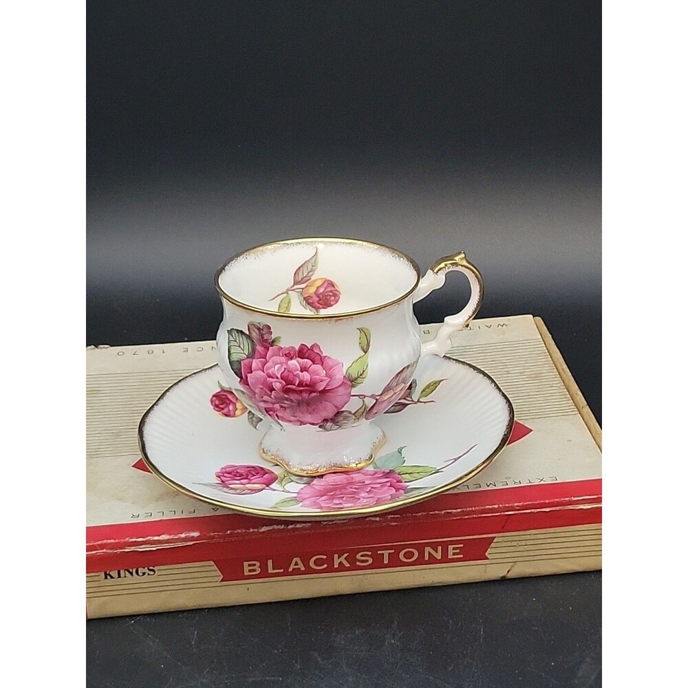 Elizabethan Pink Cabbage Rose Teacup & Saucer Bone China England Tea Cup Vtg